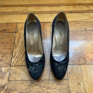 Vintage Gucci heels. There is wear; as shown in photos